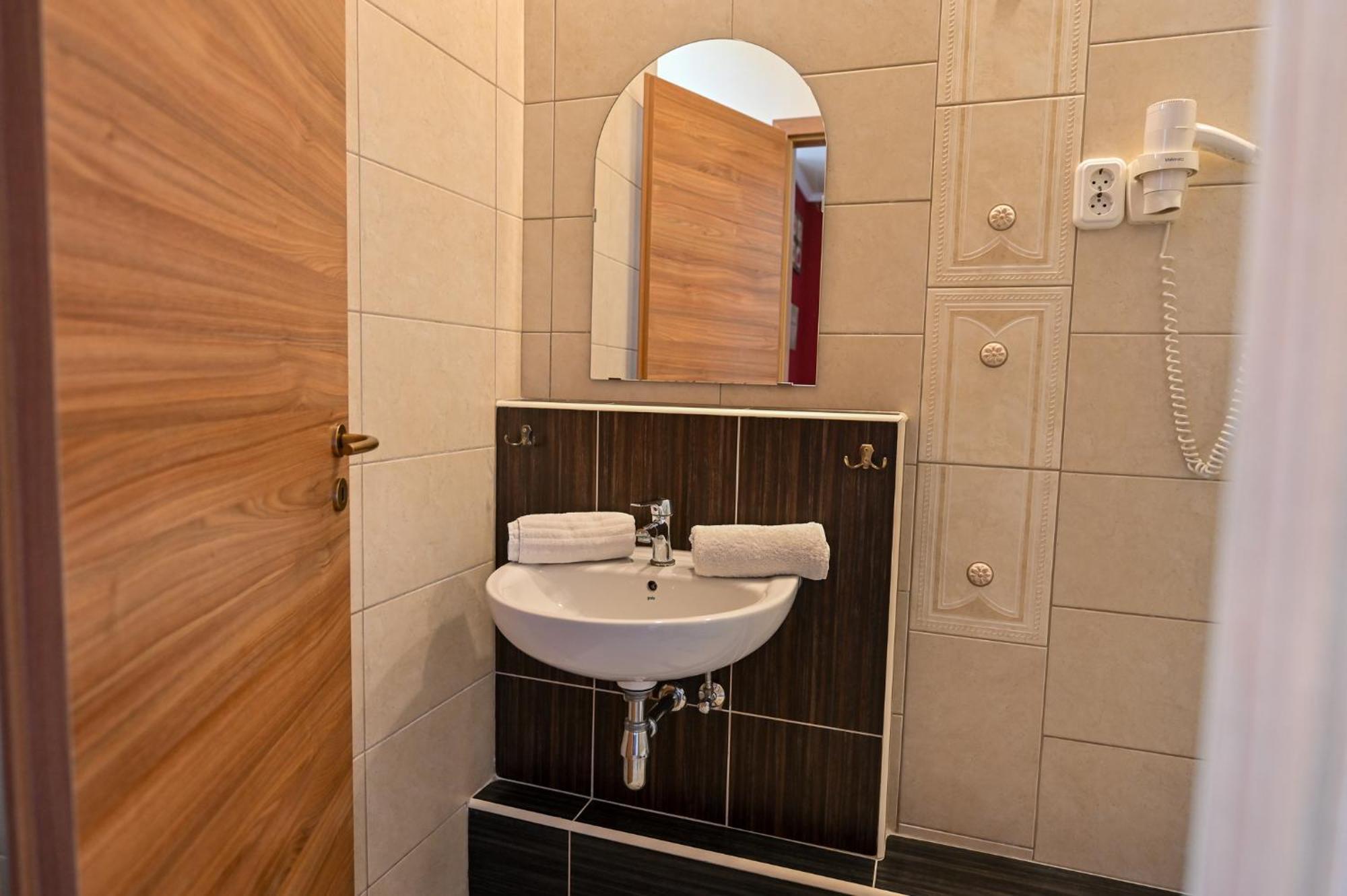 Bellavista 2 Apartman Eger Eksteriør billede